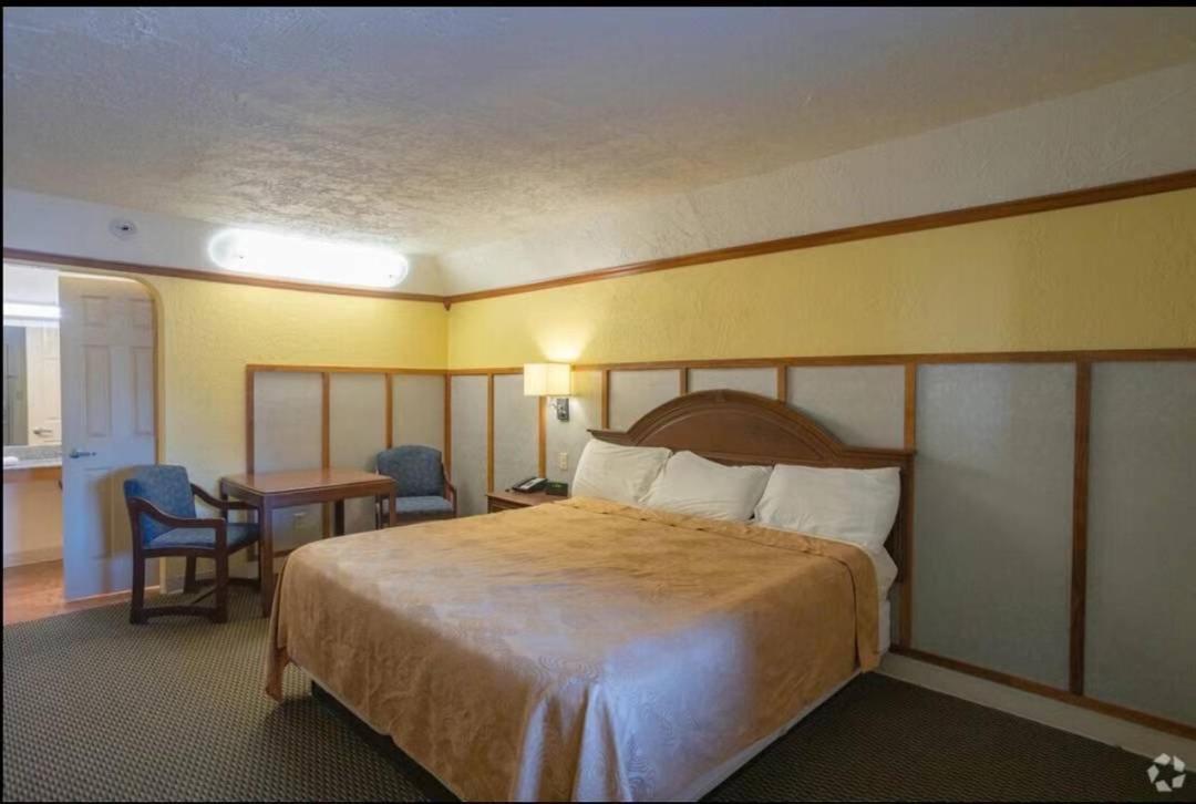 Bo Hotel Canadian Courts Buitenkant foto